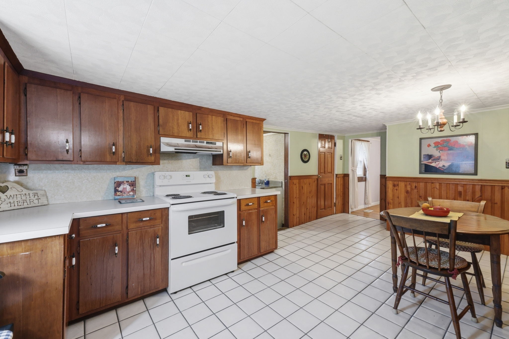 68 Chestnut St. Property Photo 16