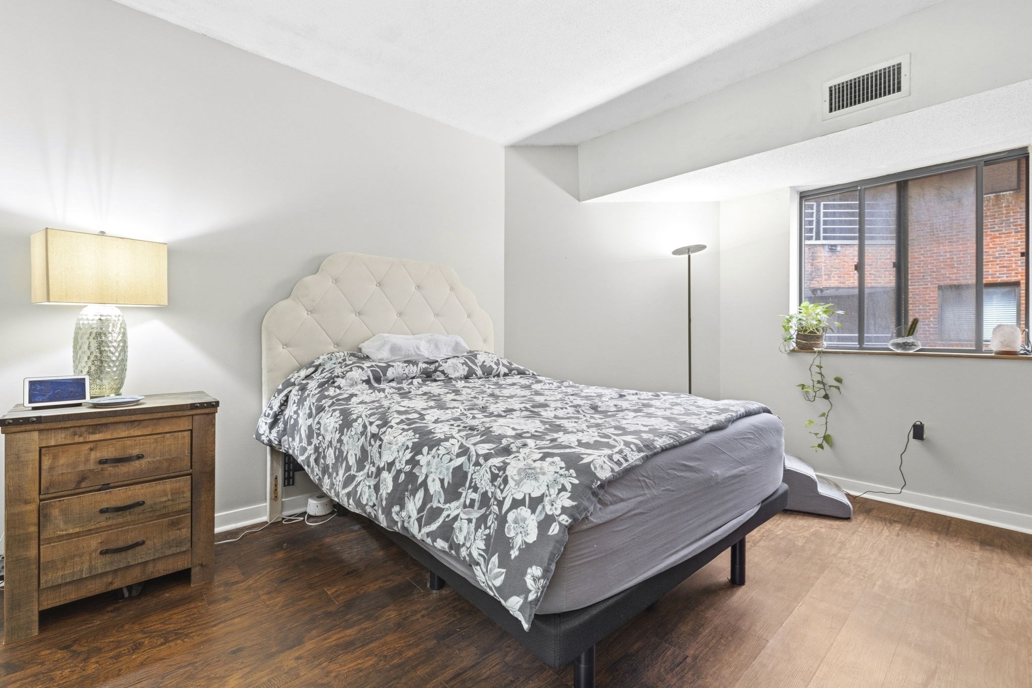 147 Kelton St # 510 Property Photo 4