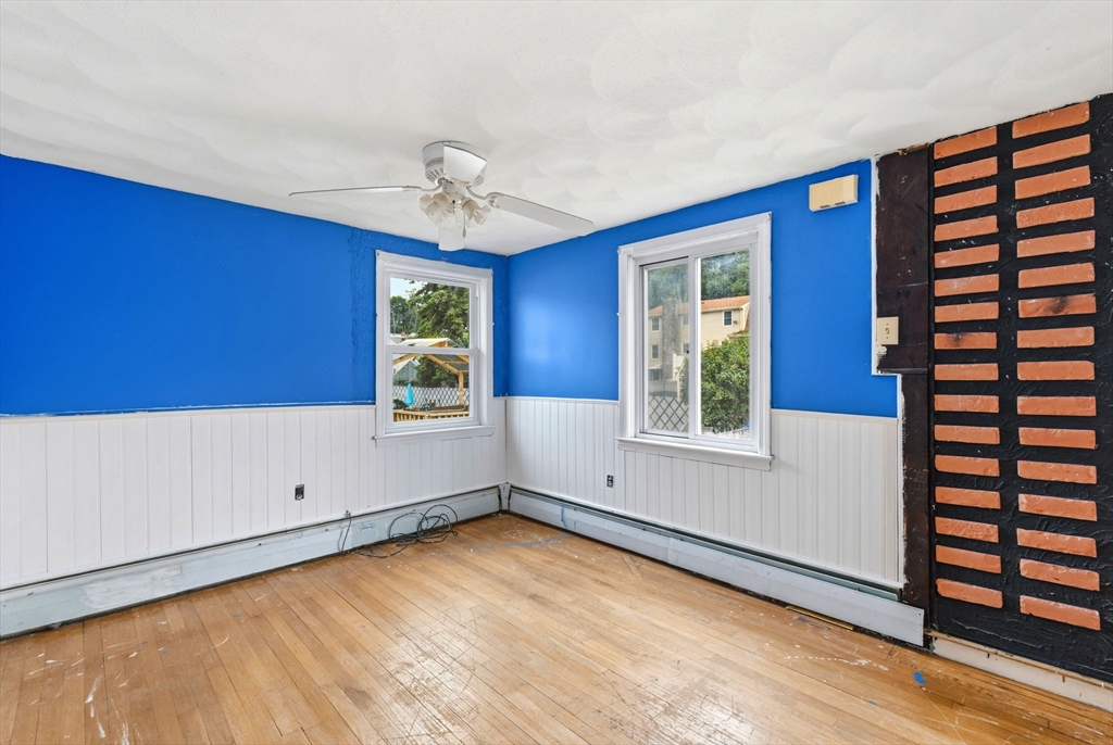 105 Oakwood Ave Property Photo 9