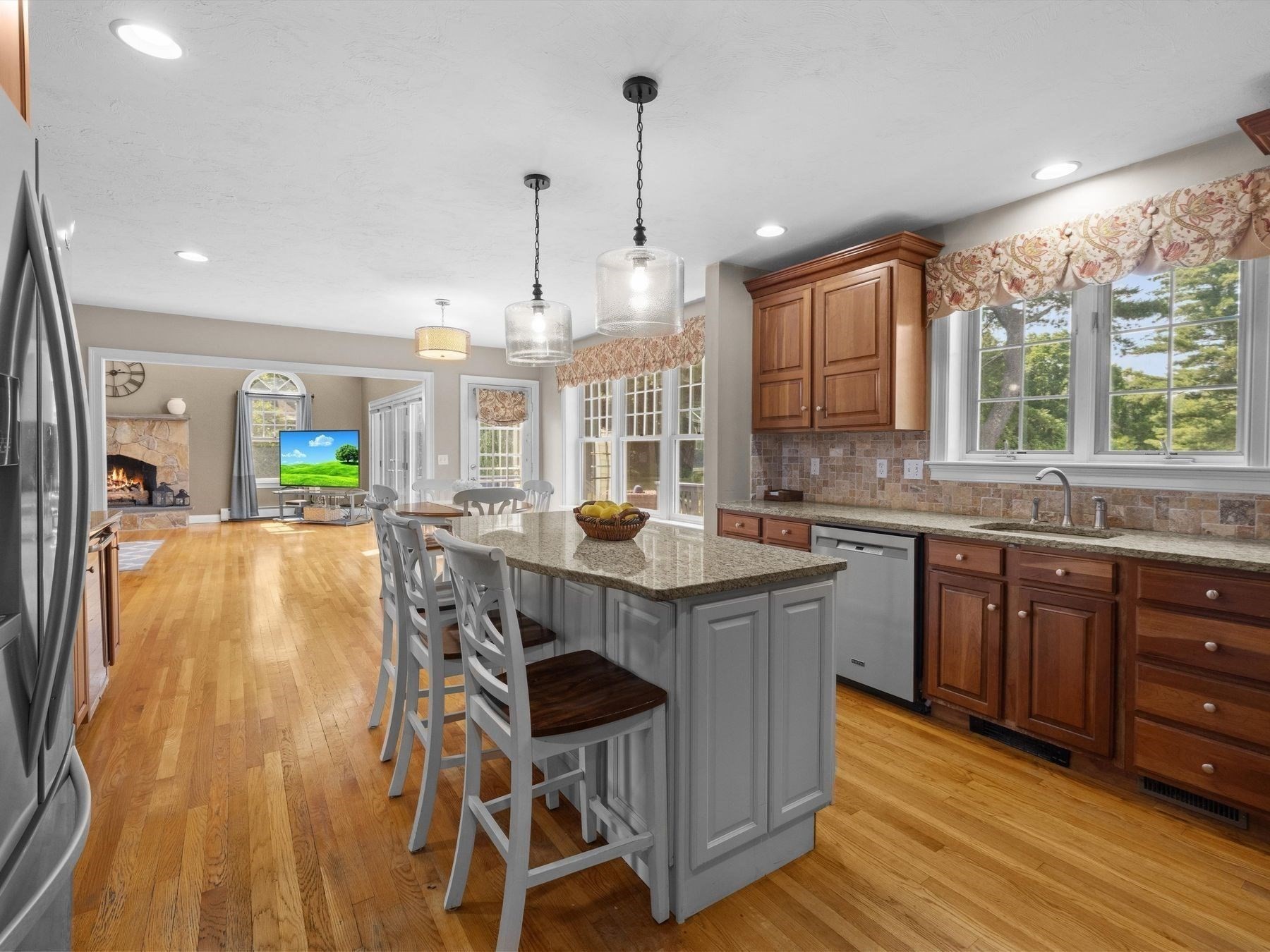 6 Warburton Lane Property Photo 14