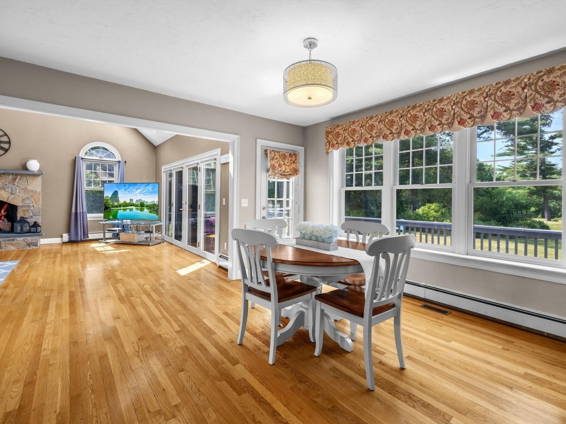 6 Warburton Lane Property Photo 15