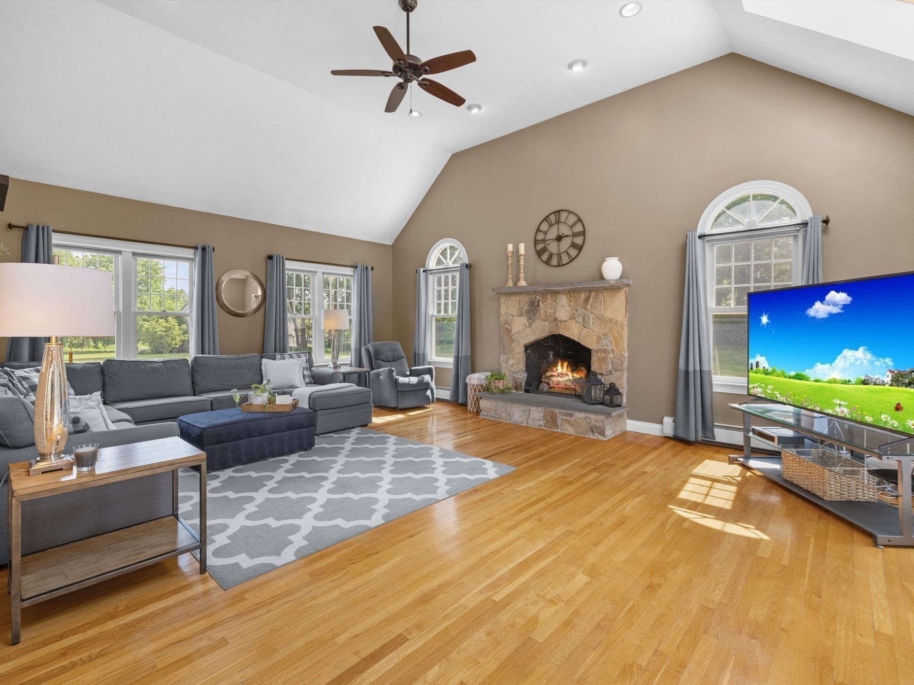 6 Warburton Lane Property Photo 16
