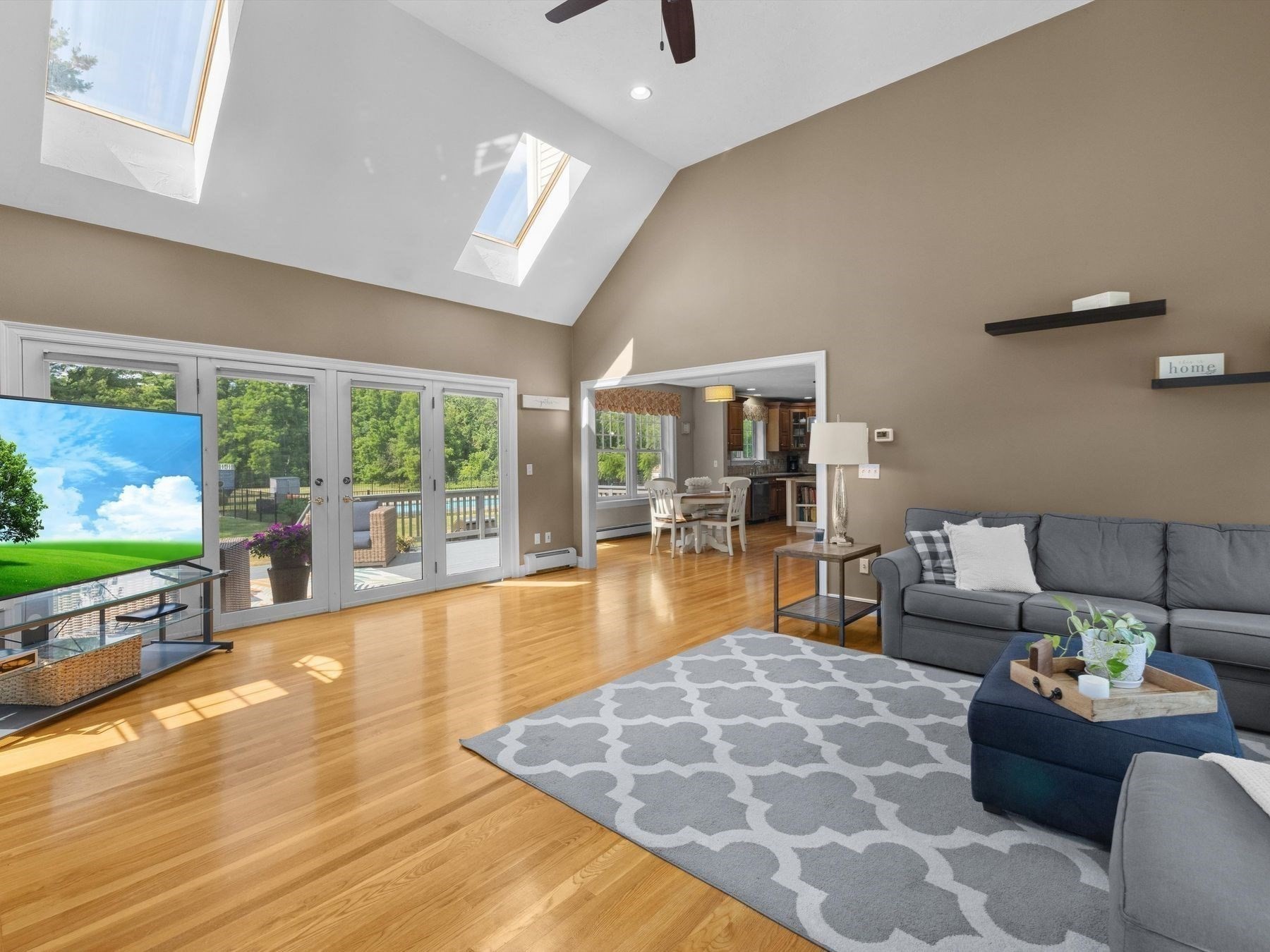 6 Warburton Lane Property Photo 17