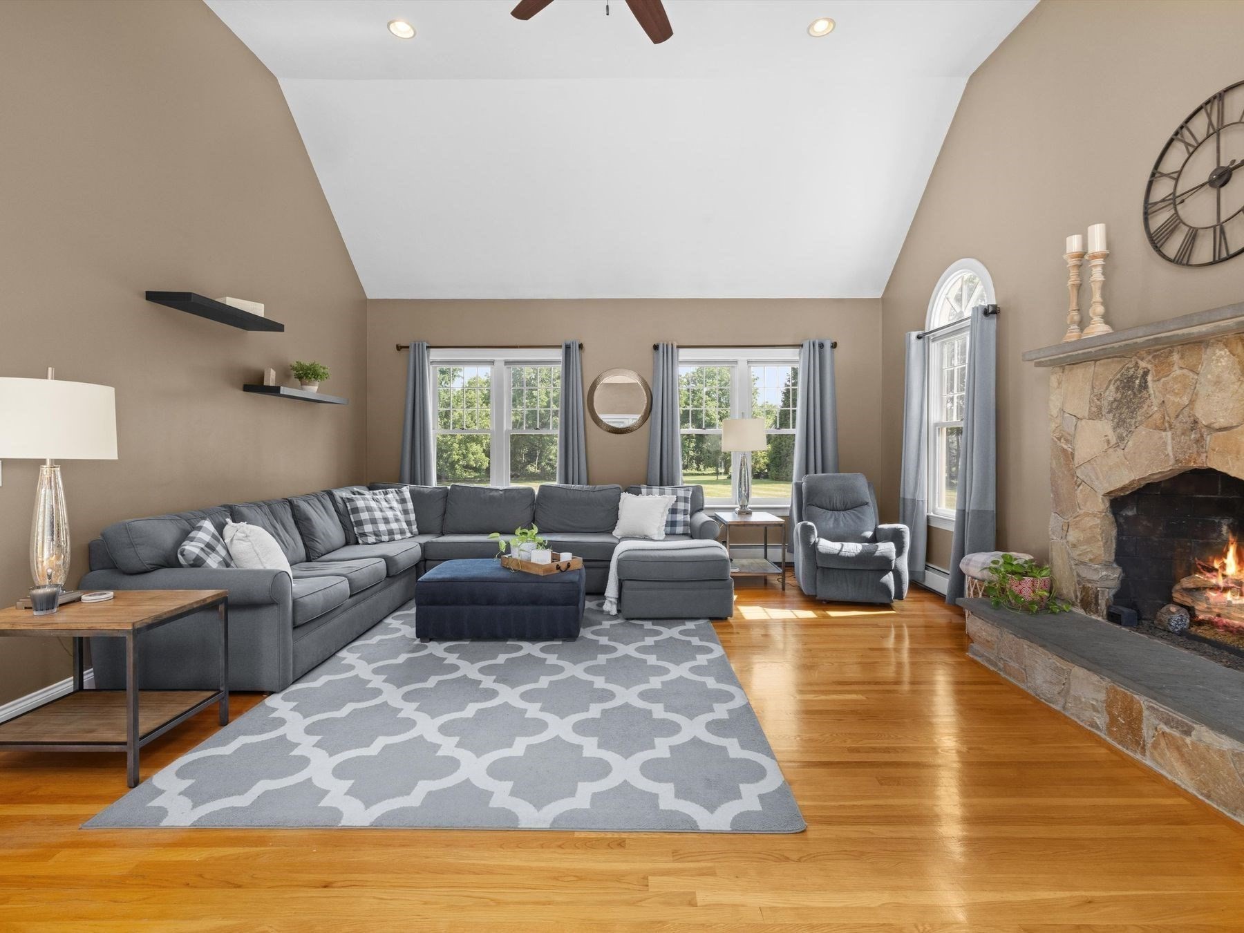 6 Warburton Lane Property Photo 18
