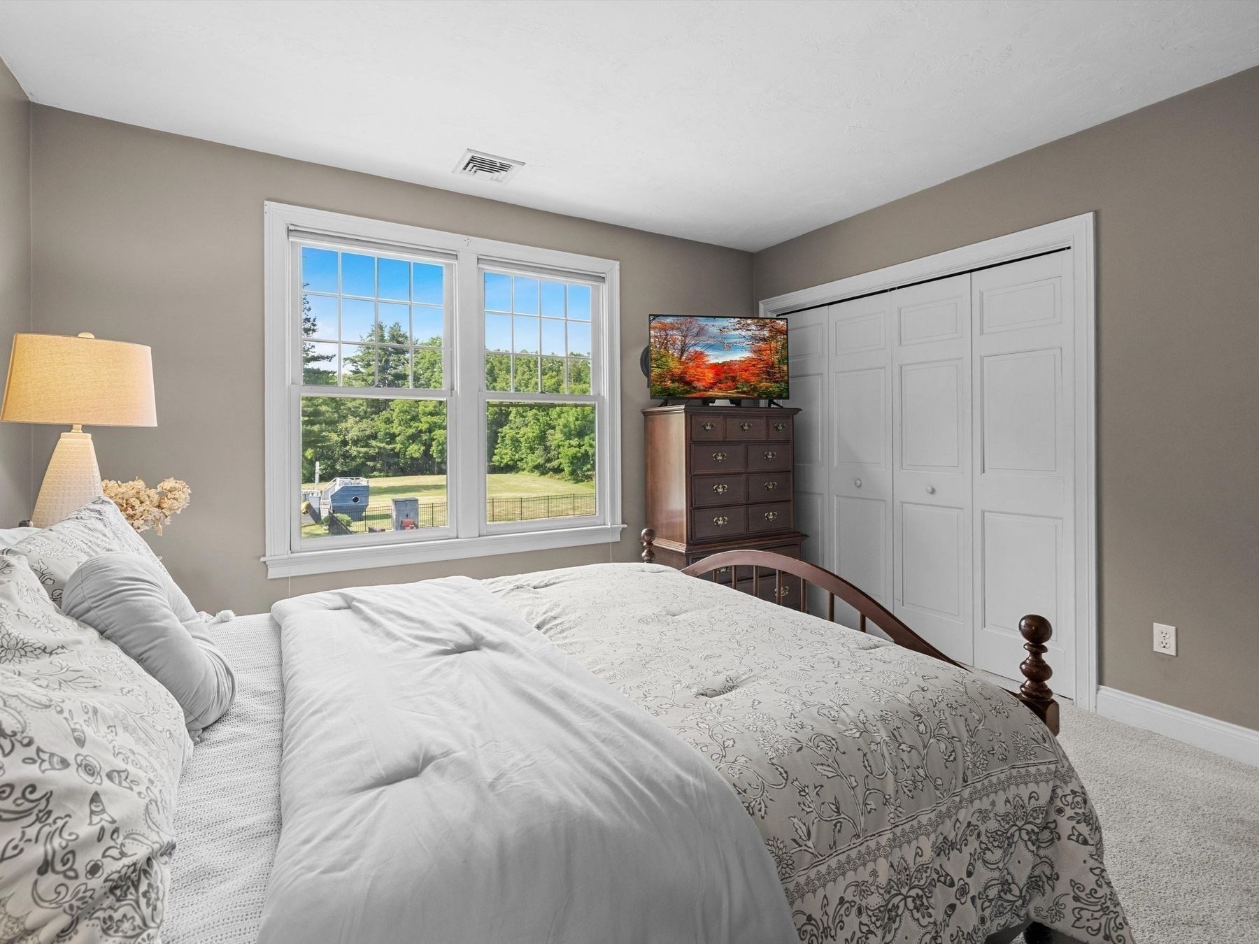 6 Warburton Lane Property Photo 26