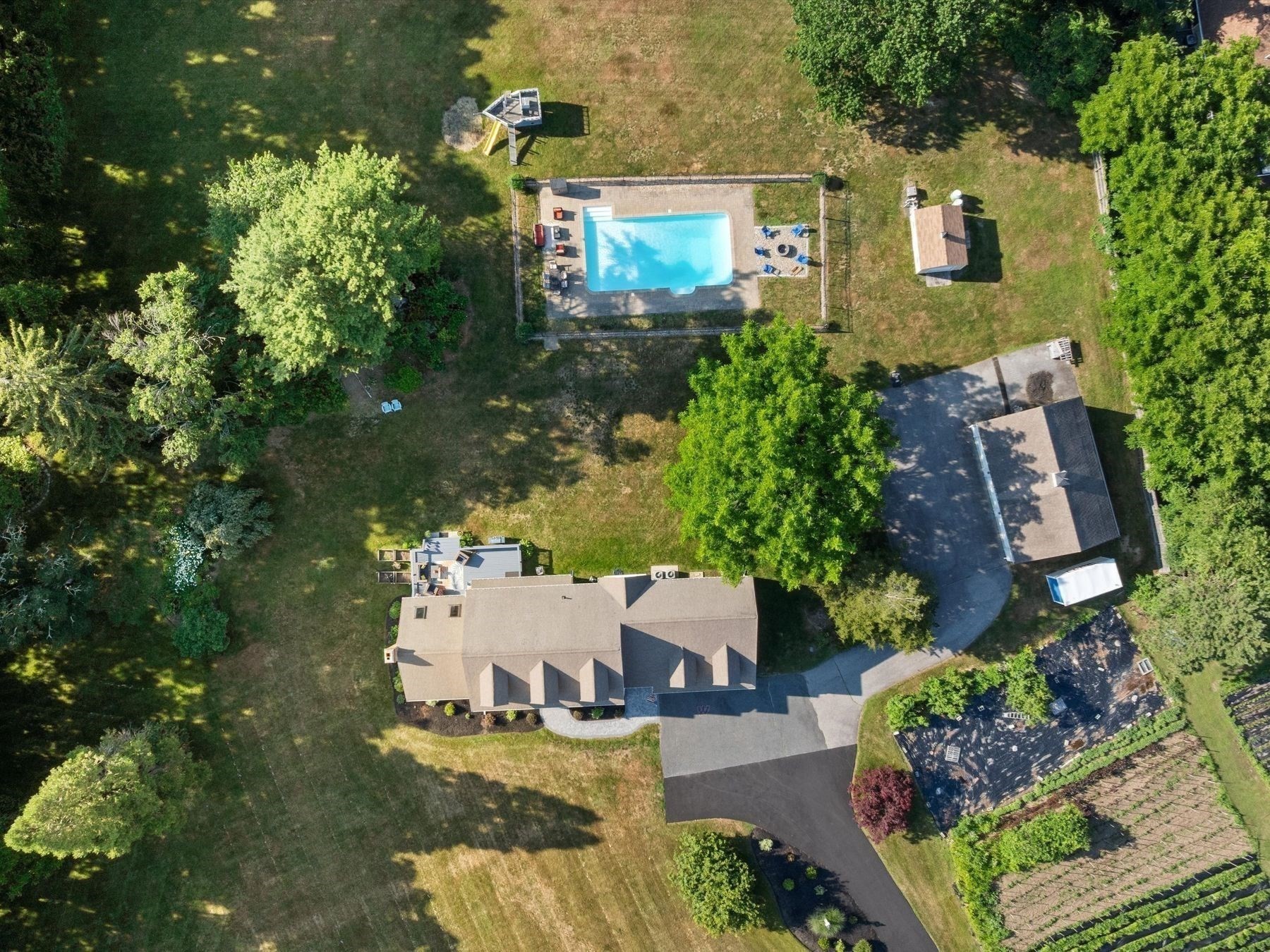6 Warburton Lane Property Photo 40