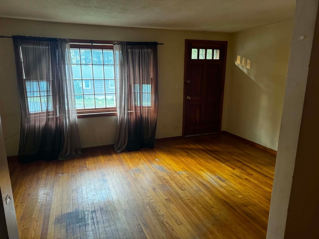 76 Rosewood Avenue Property Photo 3