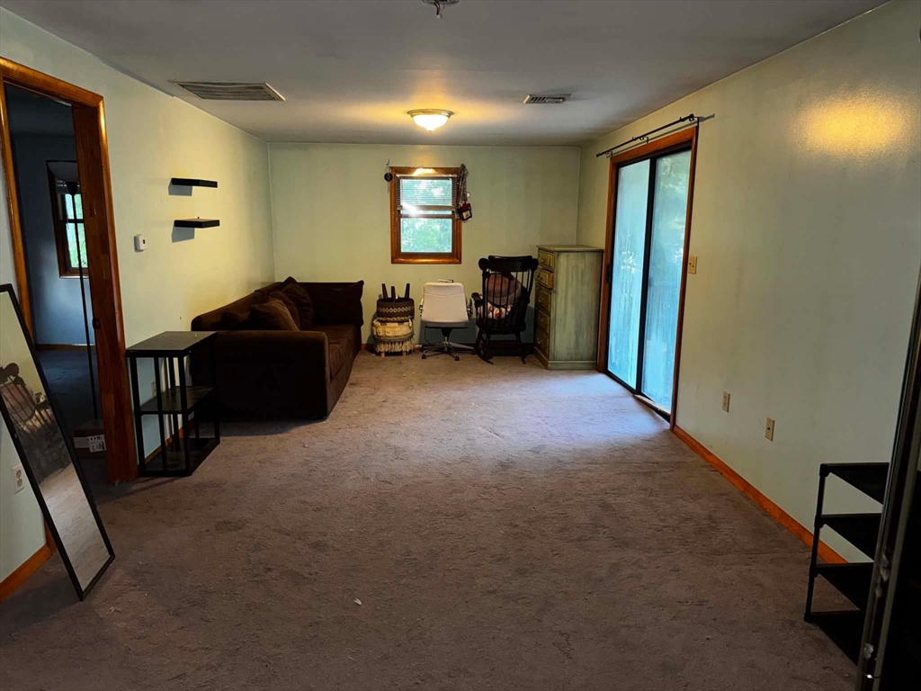 76 Rosewood Avenue Property Photo 8
