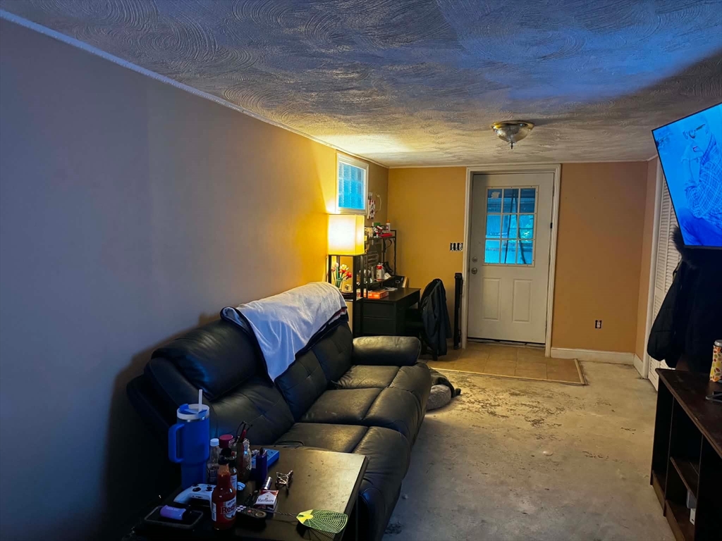 76 Rosewood Avenue Property Photo 14