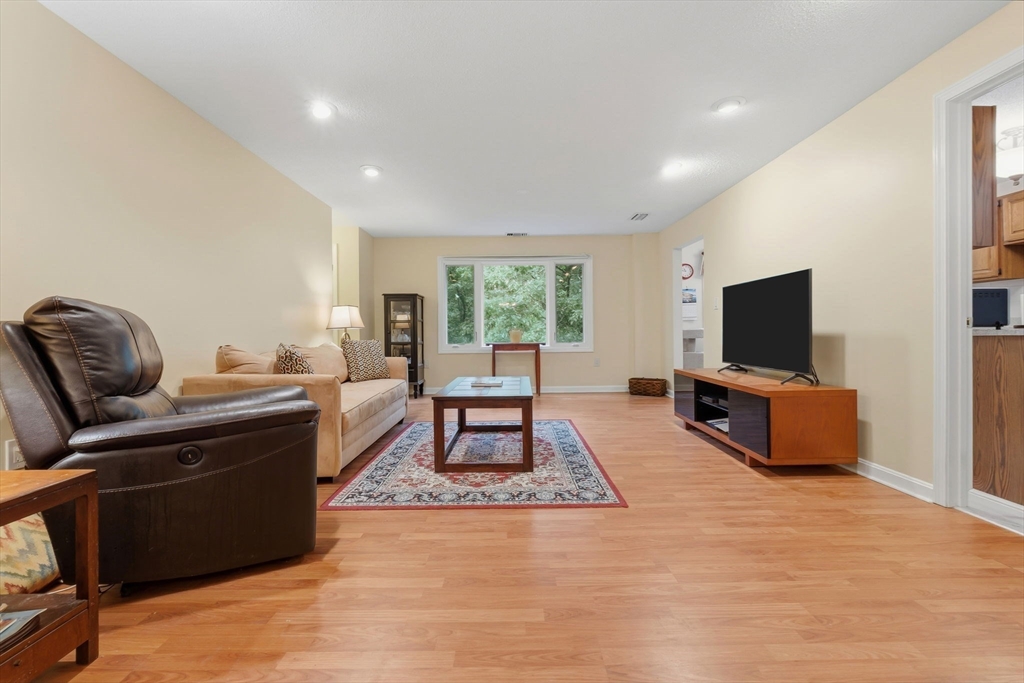 9 Ledgewood Way # 22 Property Photo 1