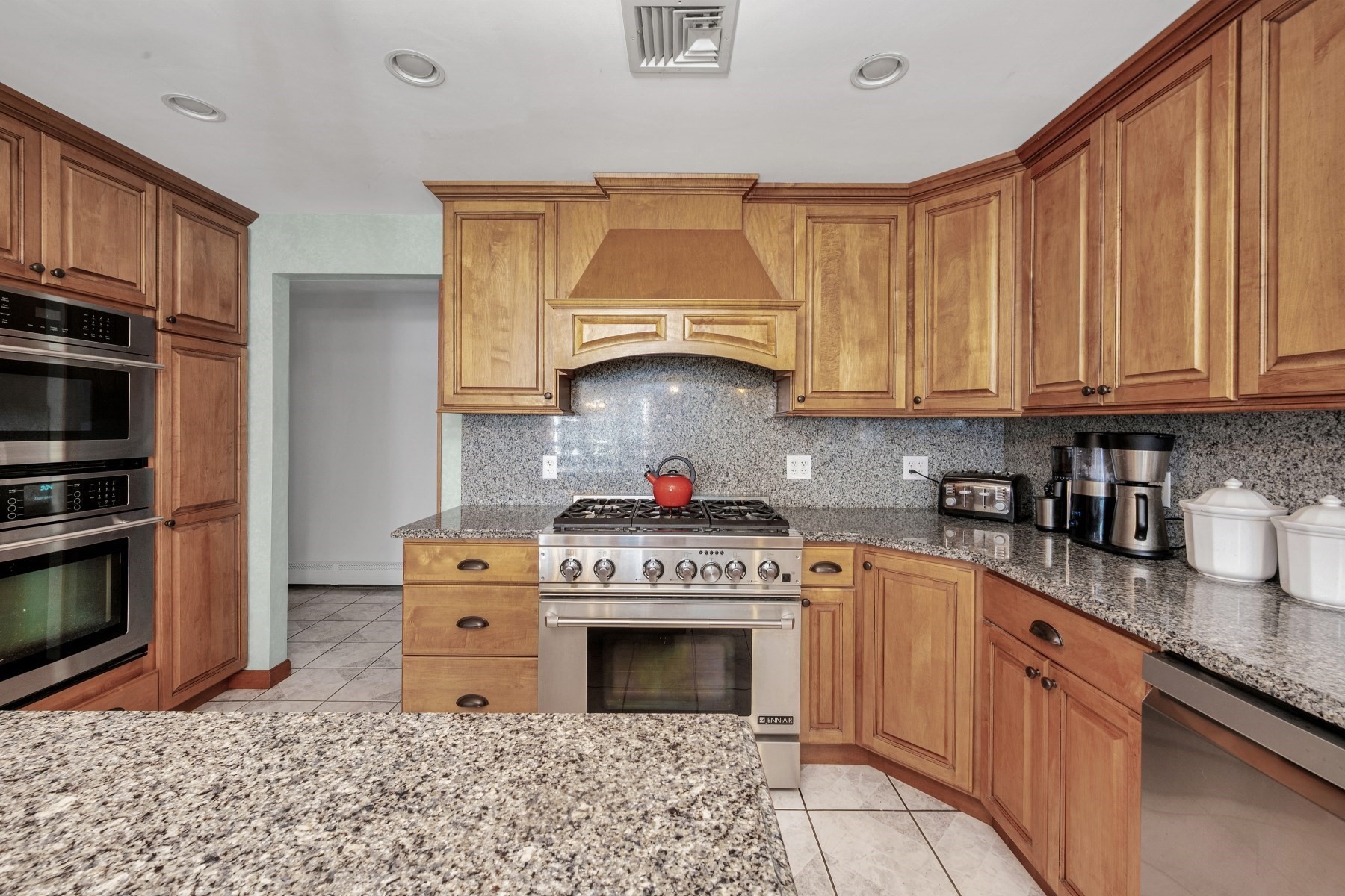 65 Richard Dr. Property Photo 8