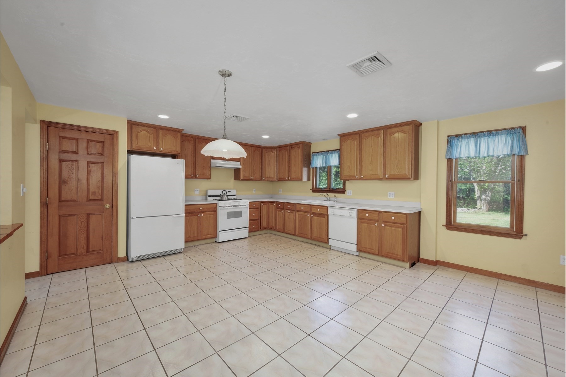 65 Richard Dr. Property Photo 16