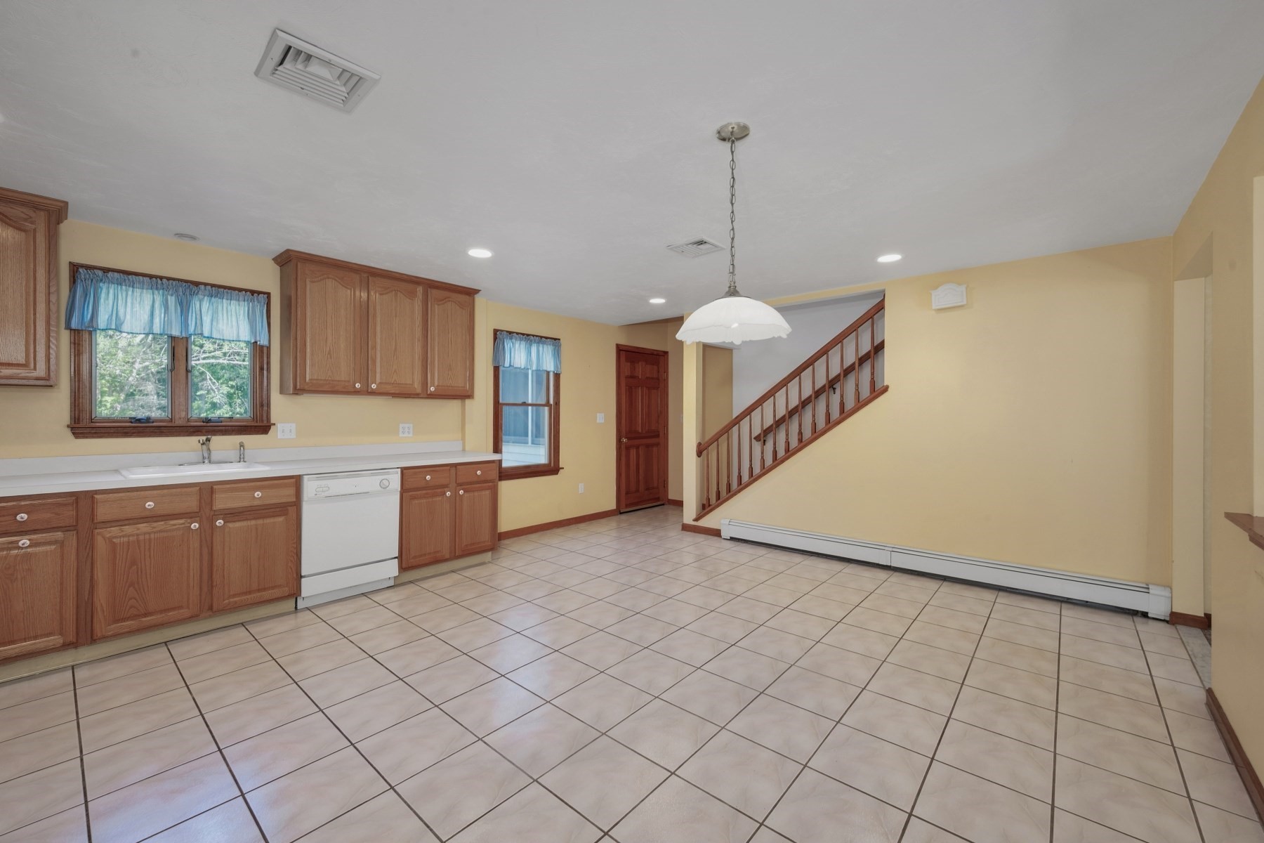 65 Richard Dr. Property Photo 17