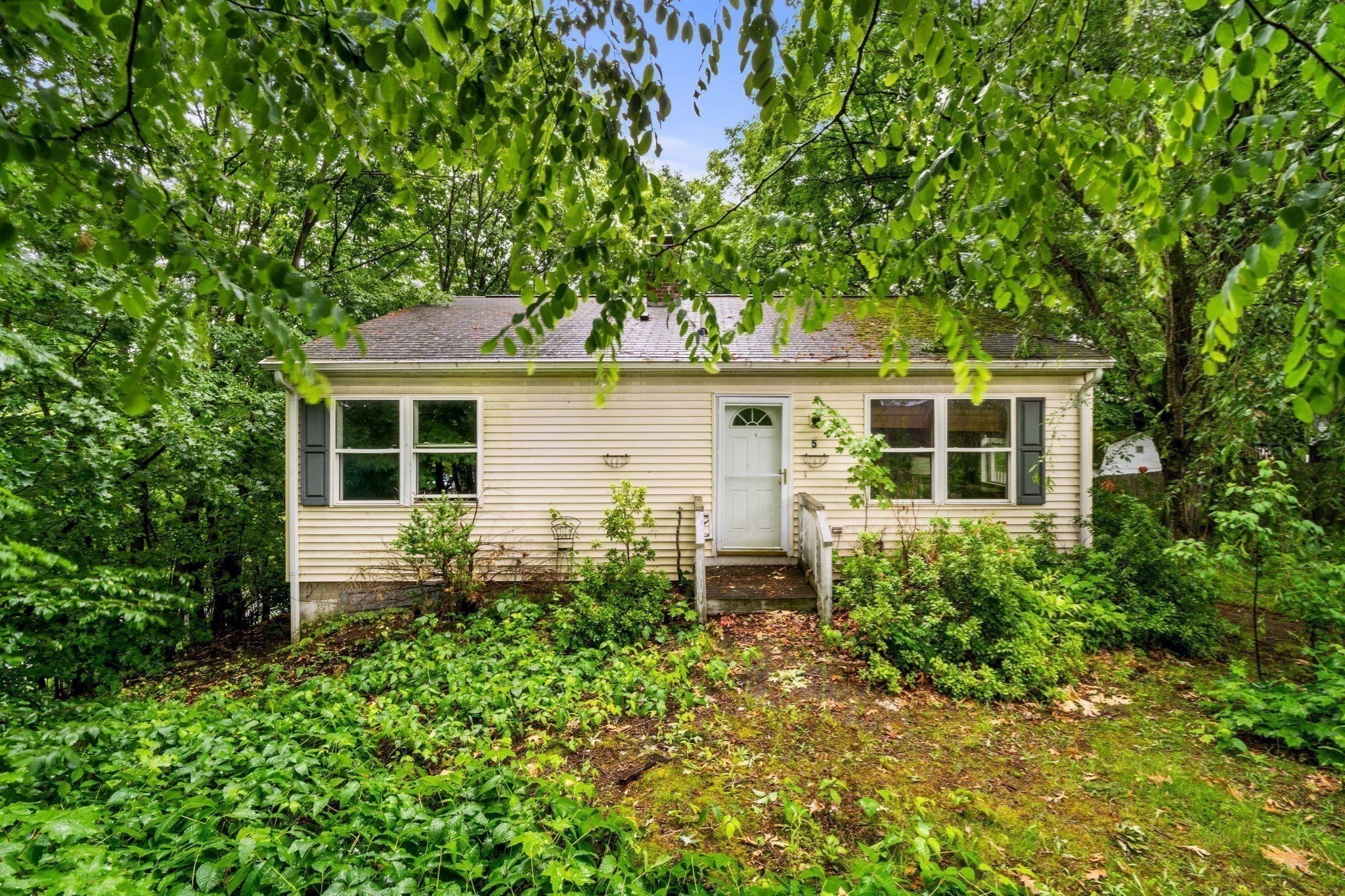 7 Upland Terrace Property Photo 8