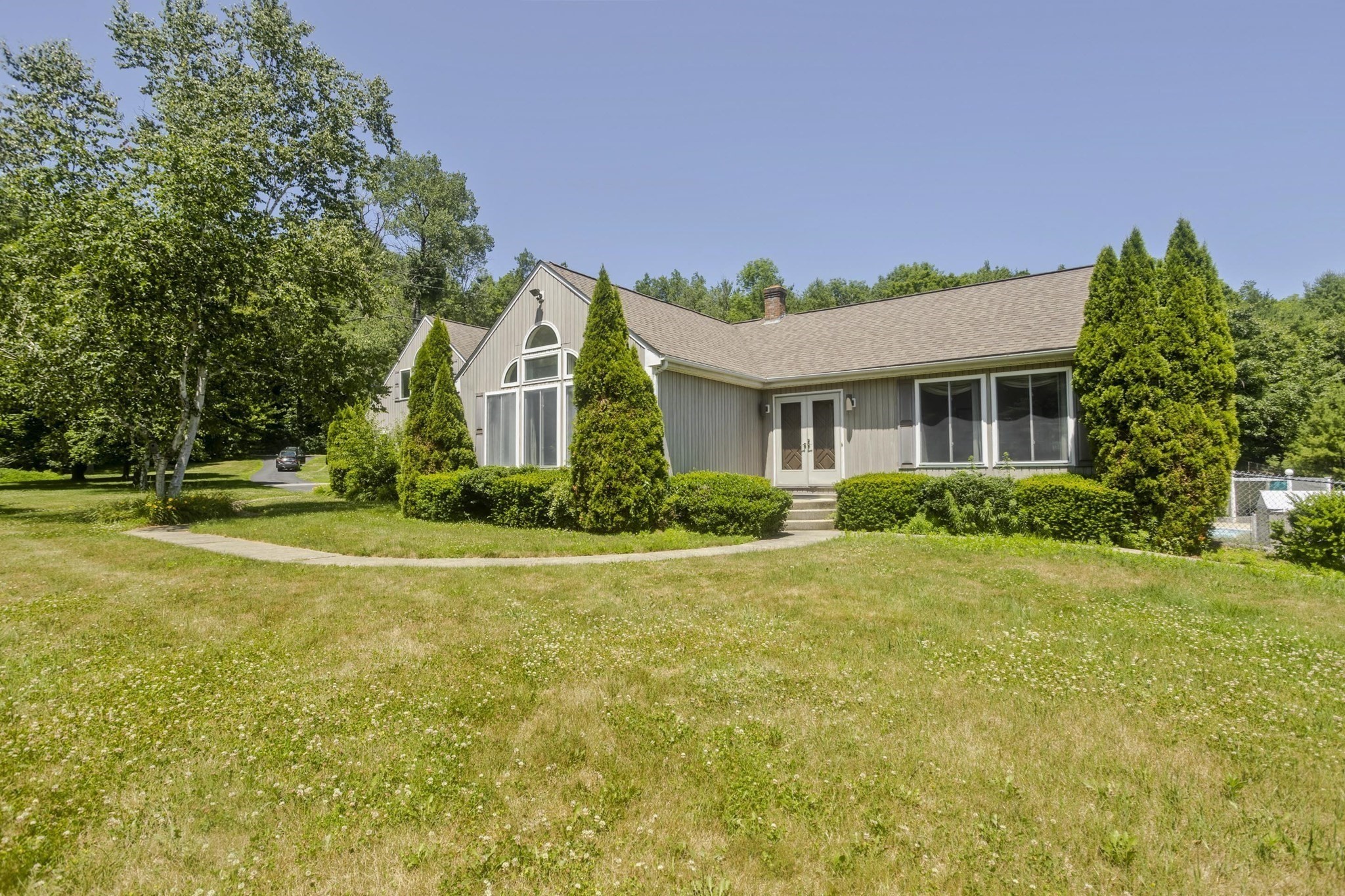 447 Loring Rd Property Photo 2
