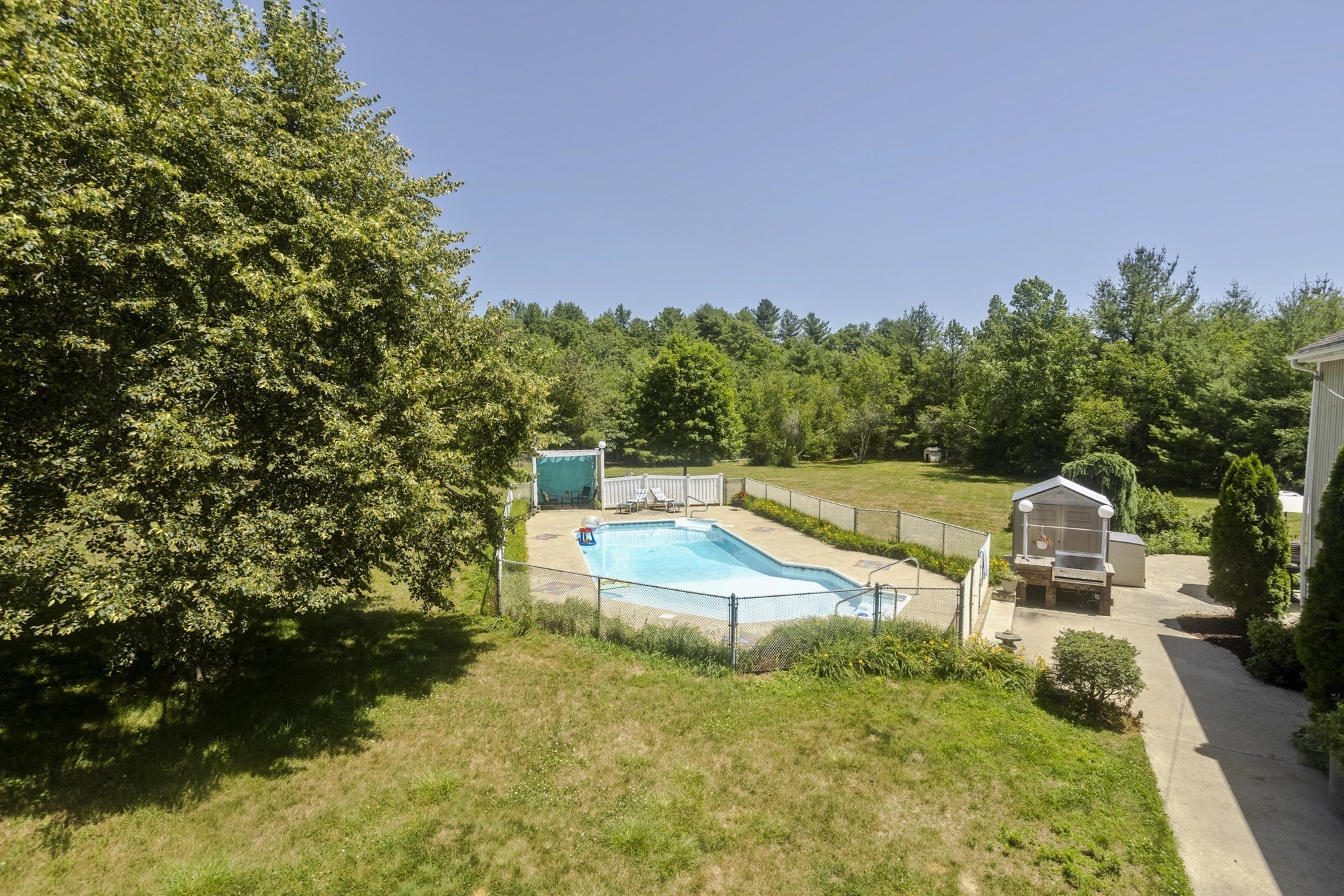 447 Loring Rd Property Photo 7