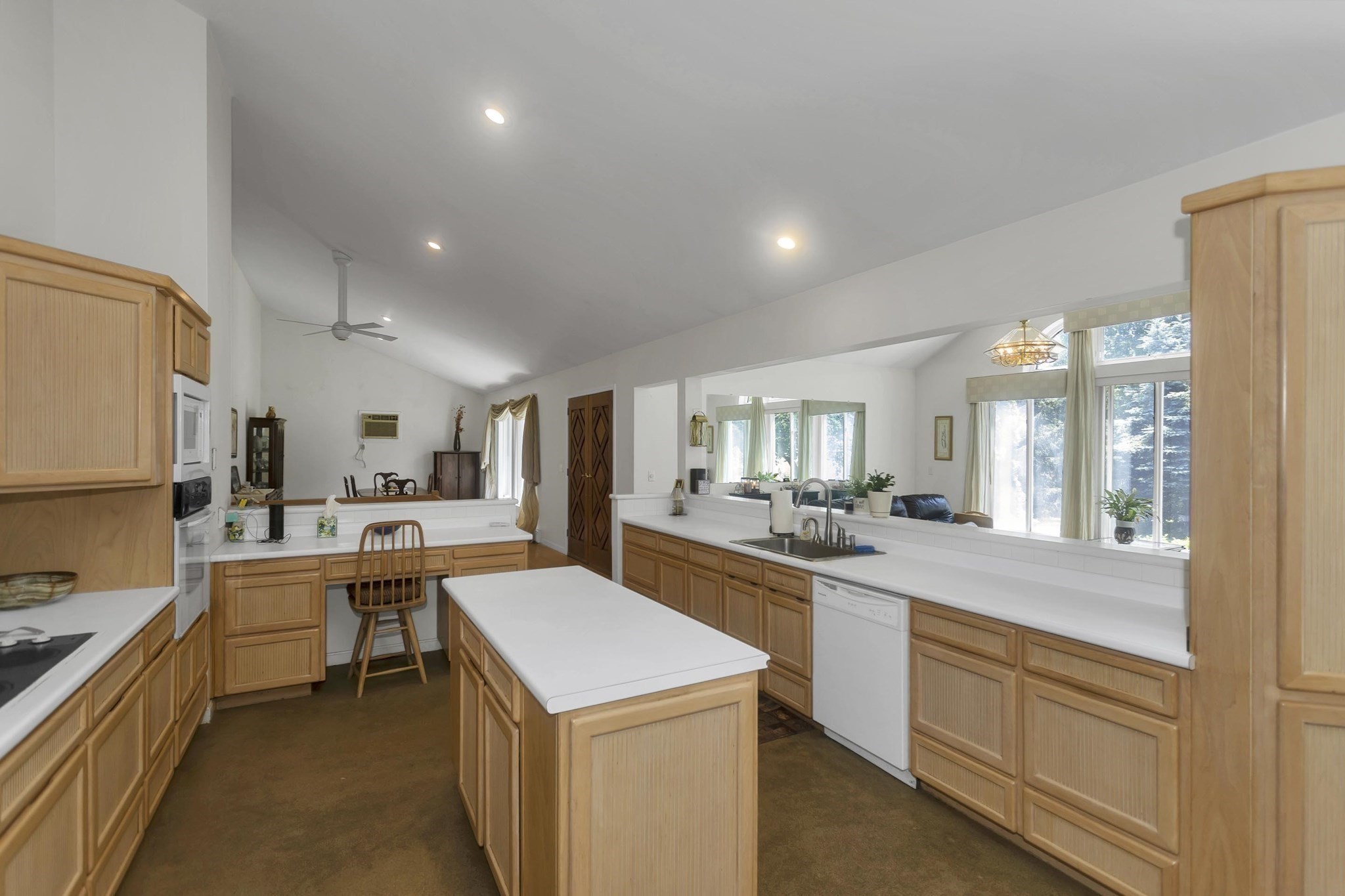 447 Loring Rd Property Photo 9
