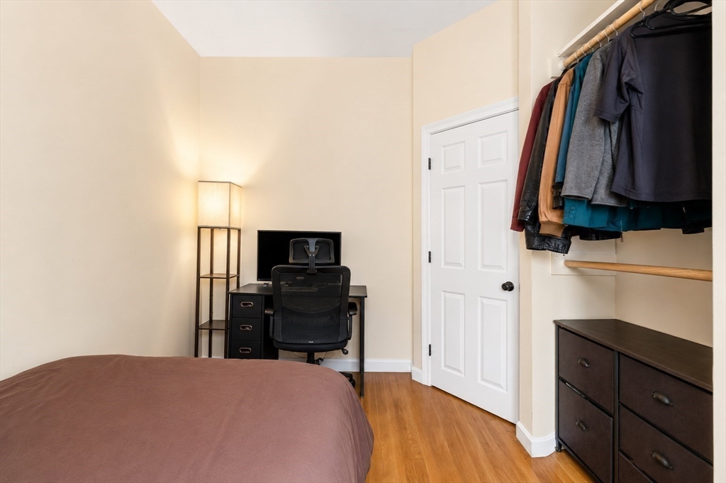 28 Phillips St # A Property Photo 8