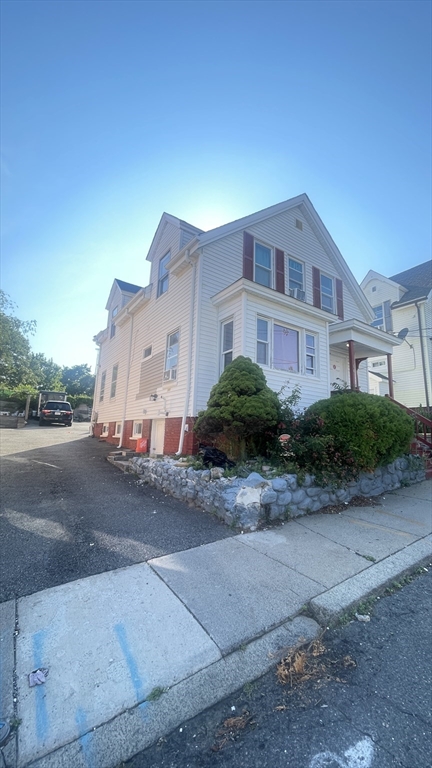 14 Union Ct Property Photo 2