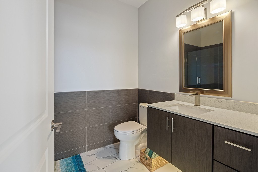 2 Cliveden St # 601e Property Photo 15