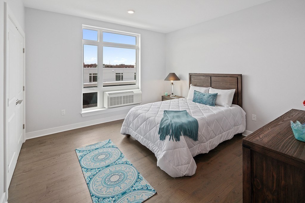 2 Cliveden St # 601e Property Photo 22
