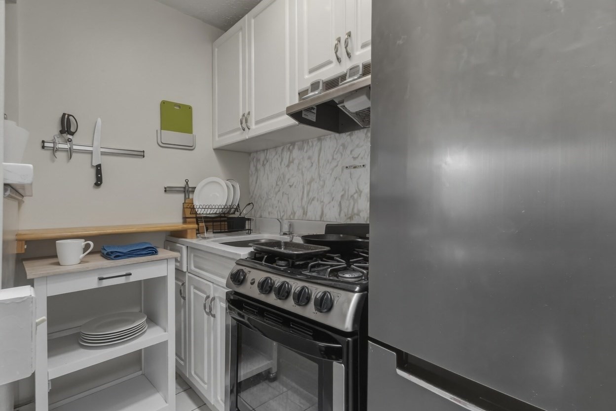 241 West Newtown St # 8 Property Photo 5