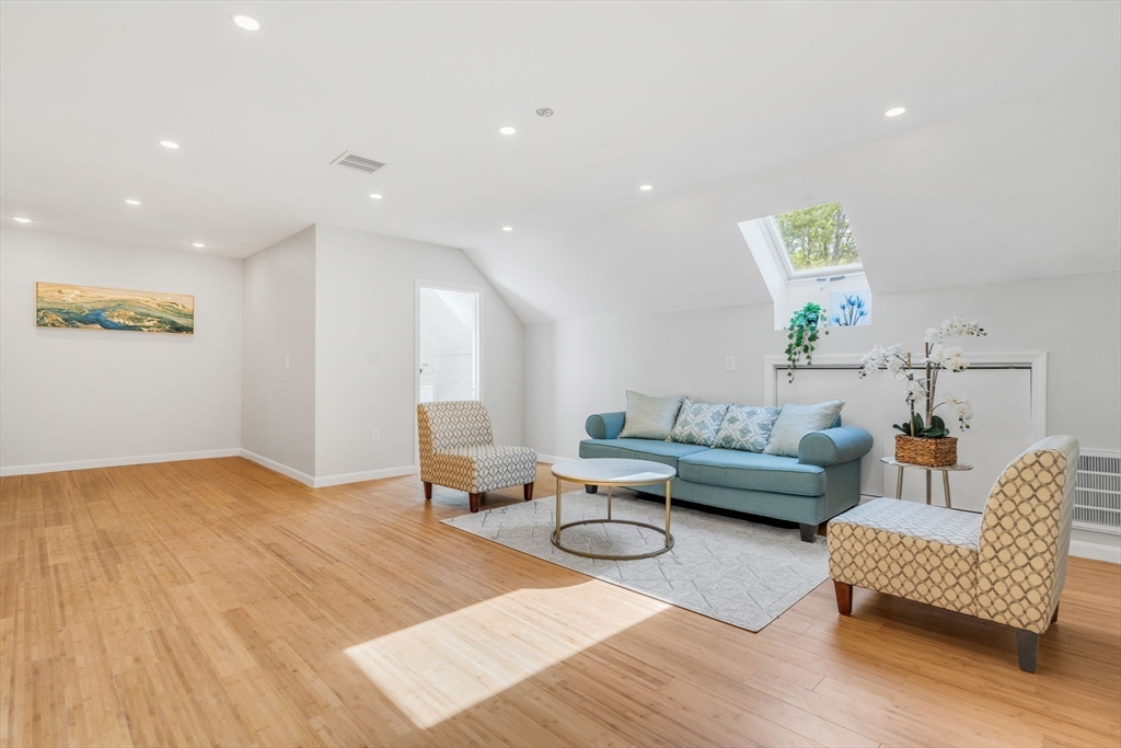 153 Walpole St Property Photo 25