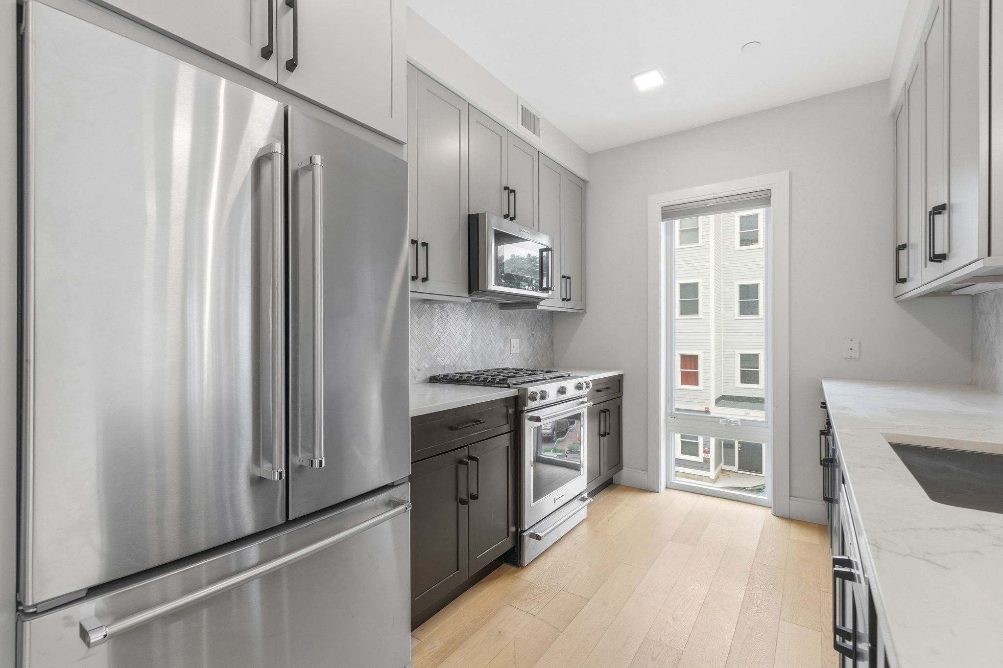 287 Maverick St # U202 Property Photo 8