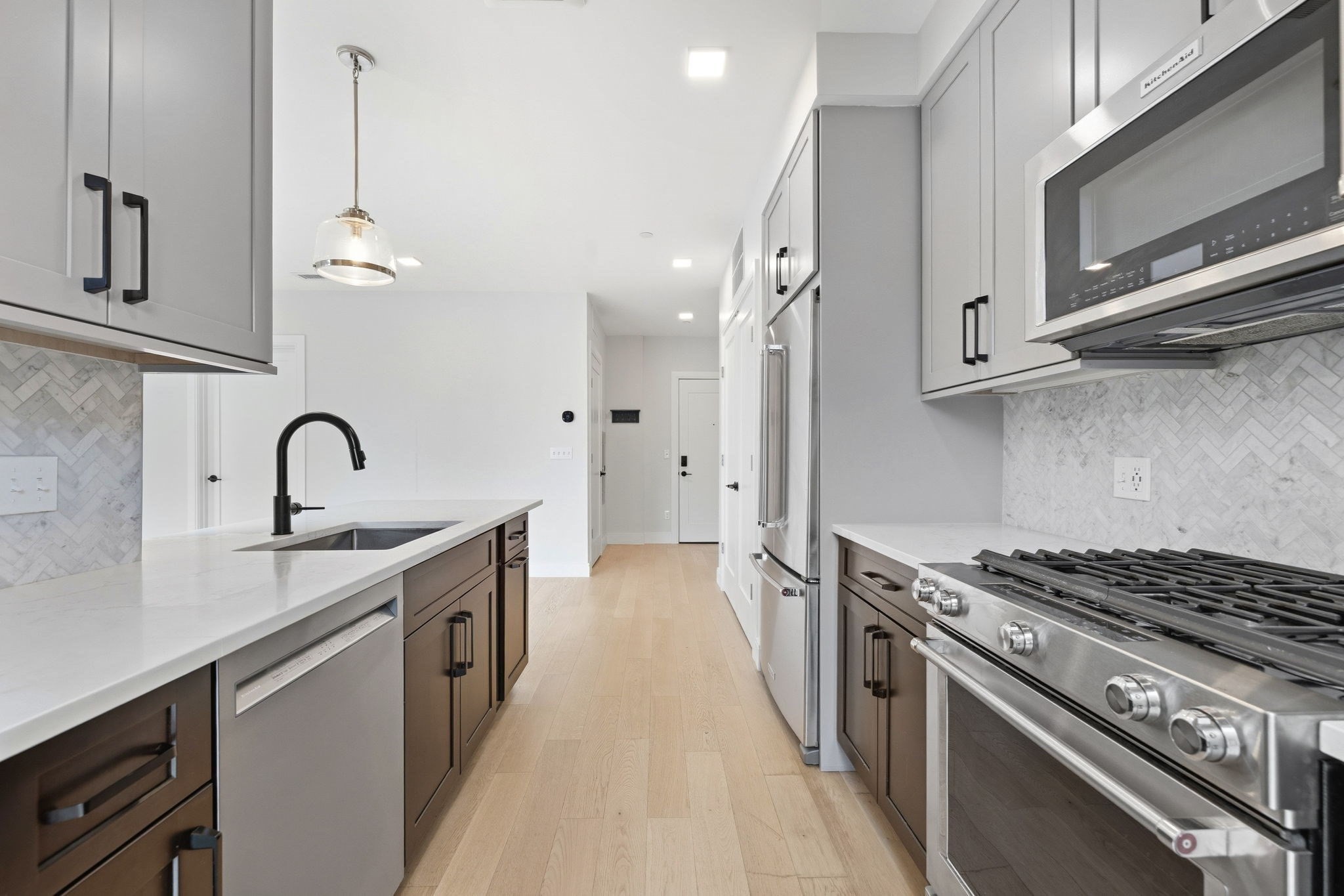 287 Maverick St # U202 Property Photo 9