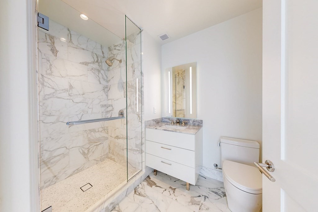 240 Devonshire Street # U5707 Property Photo 7