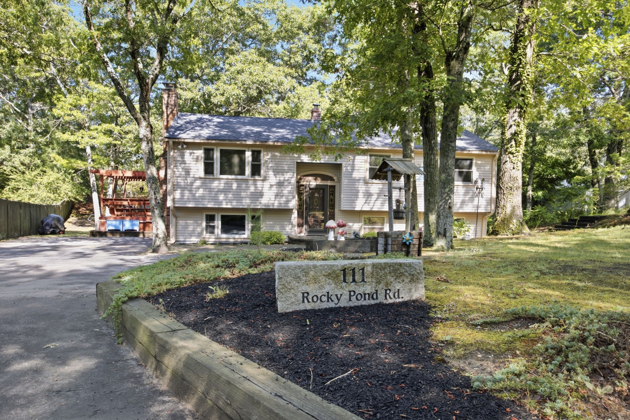 111 Rocky Pond Rd Property Photo 1