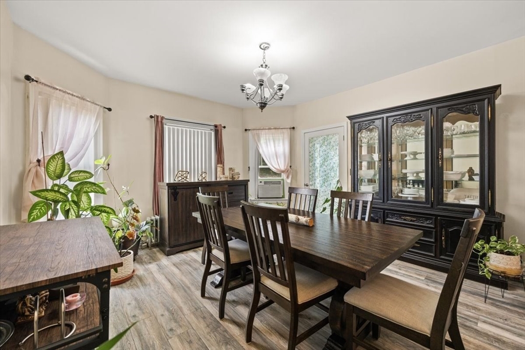 2118 Riverside Ave Property Photo 8