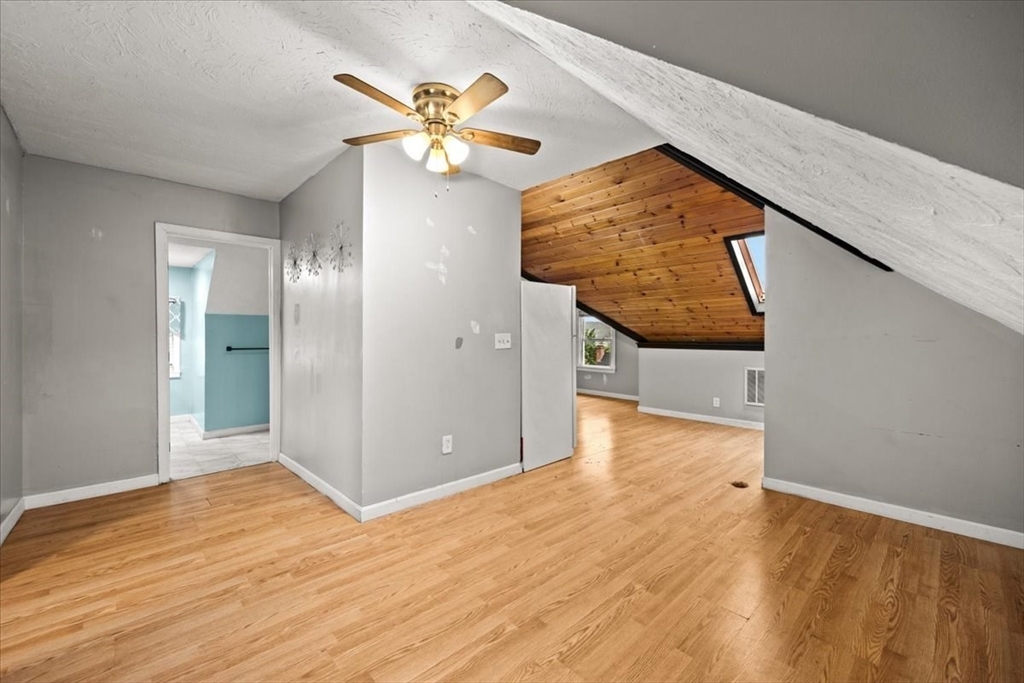 2118 Riverside Ave Property Photo 33