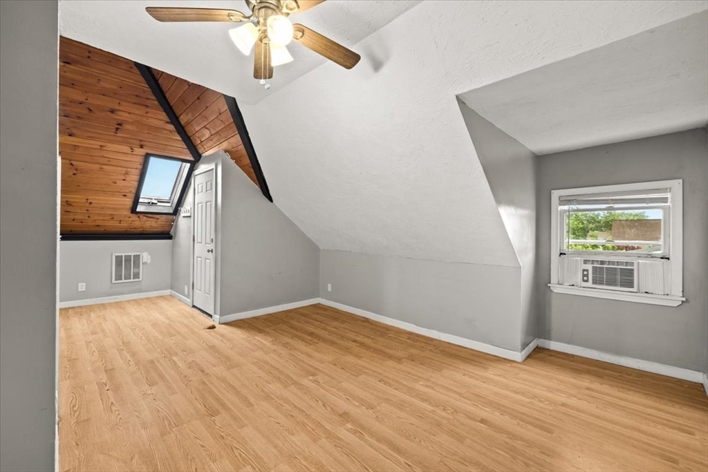 2118 Riverside Ave Property Photo 34
