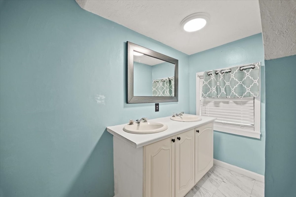 2118 Riverside Ave Property Photo 37