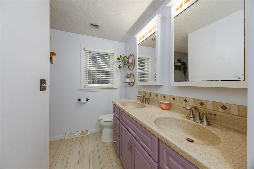94 West Street Property Photo 13