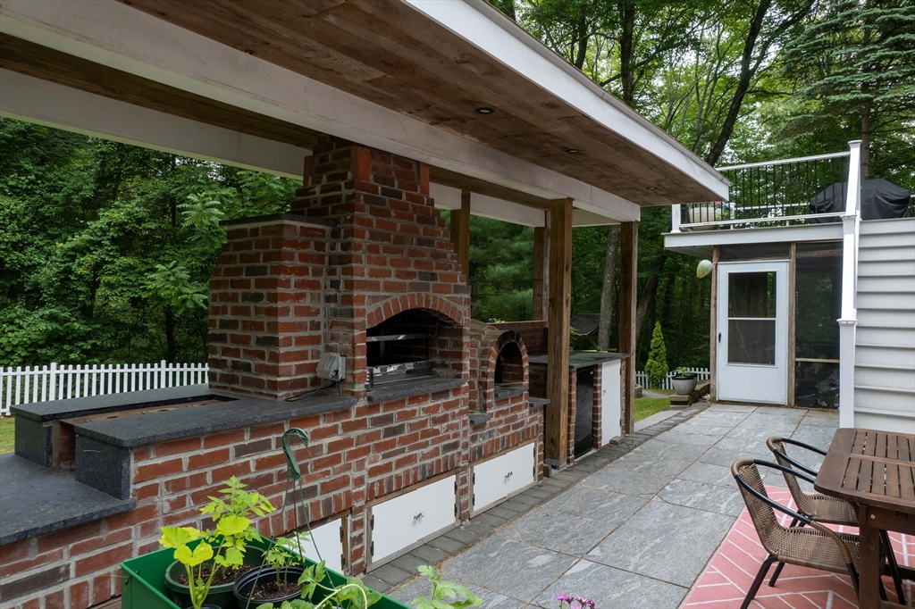 94 West Street Property Photo 27