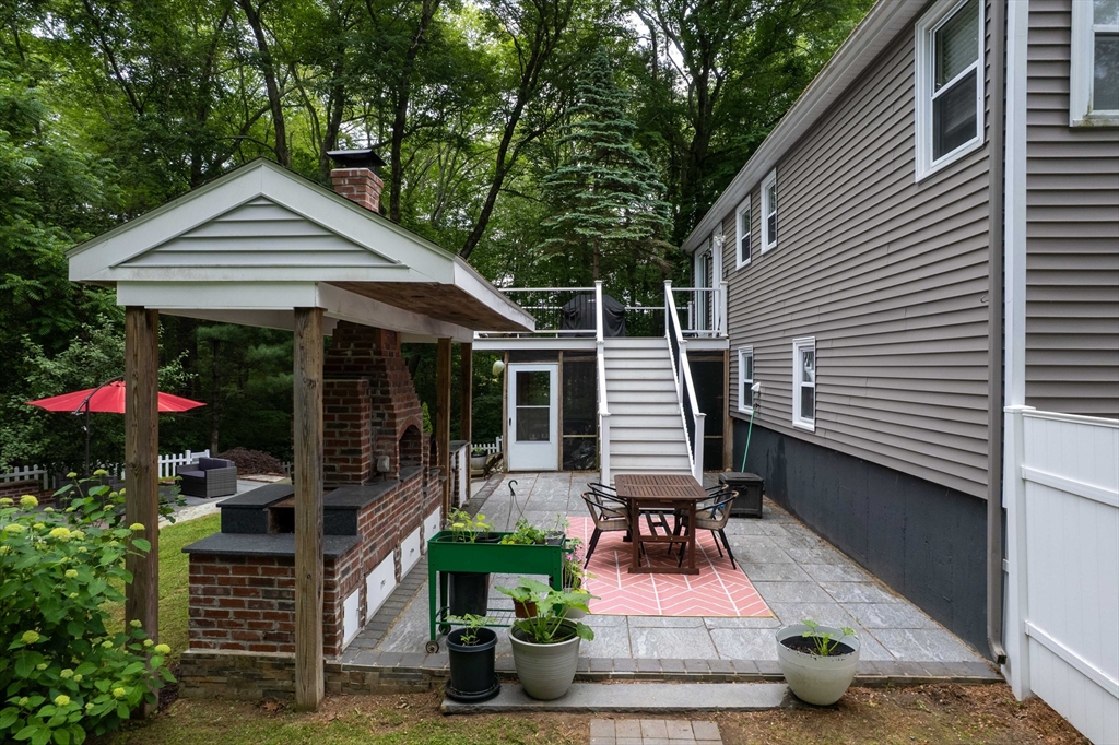 94 West Street Property Photo 28