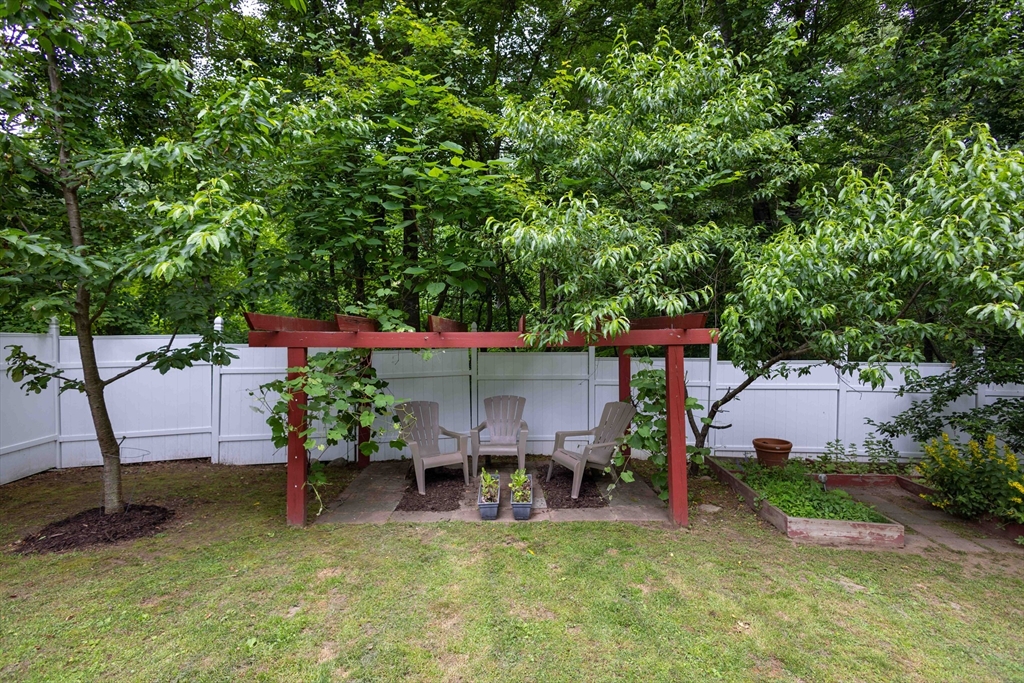 94 West Street Property Photo 34