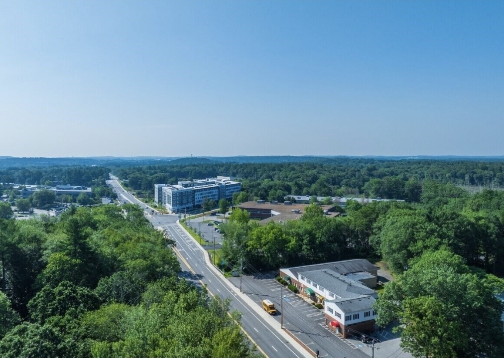 799 Middlesex Tpke Property Photo 16