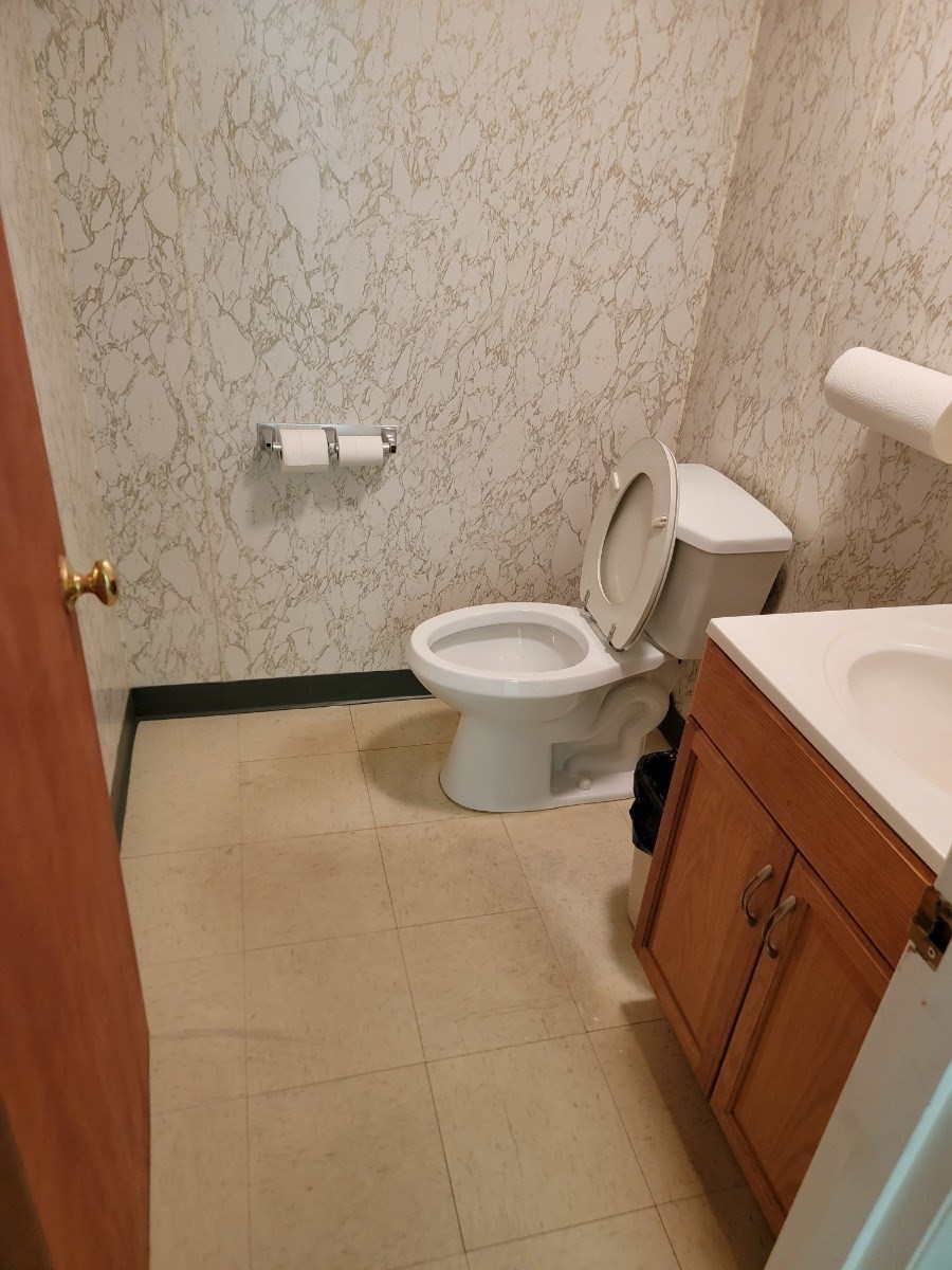 799 Middlesex Turpike # 4b Property Photo 13