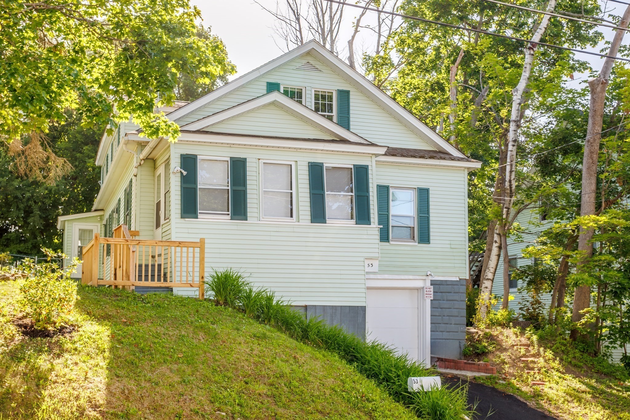 53 Peabody St Property Photo 4