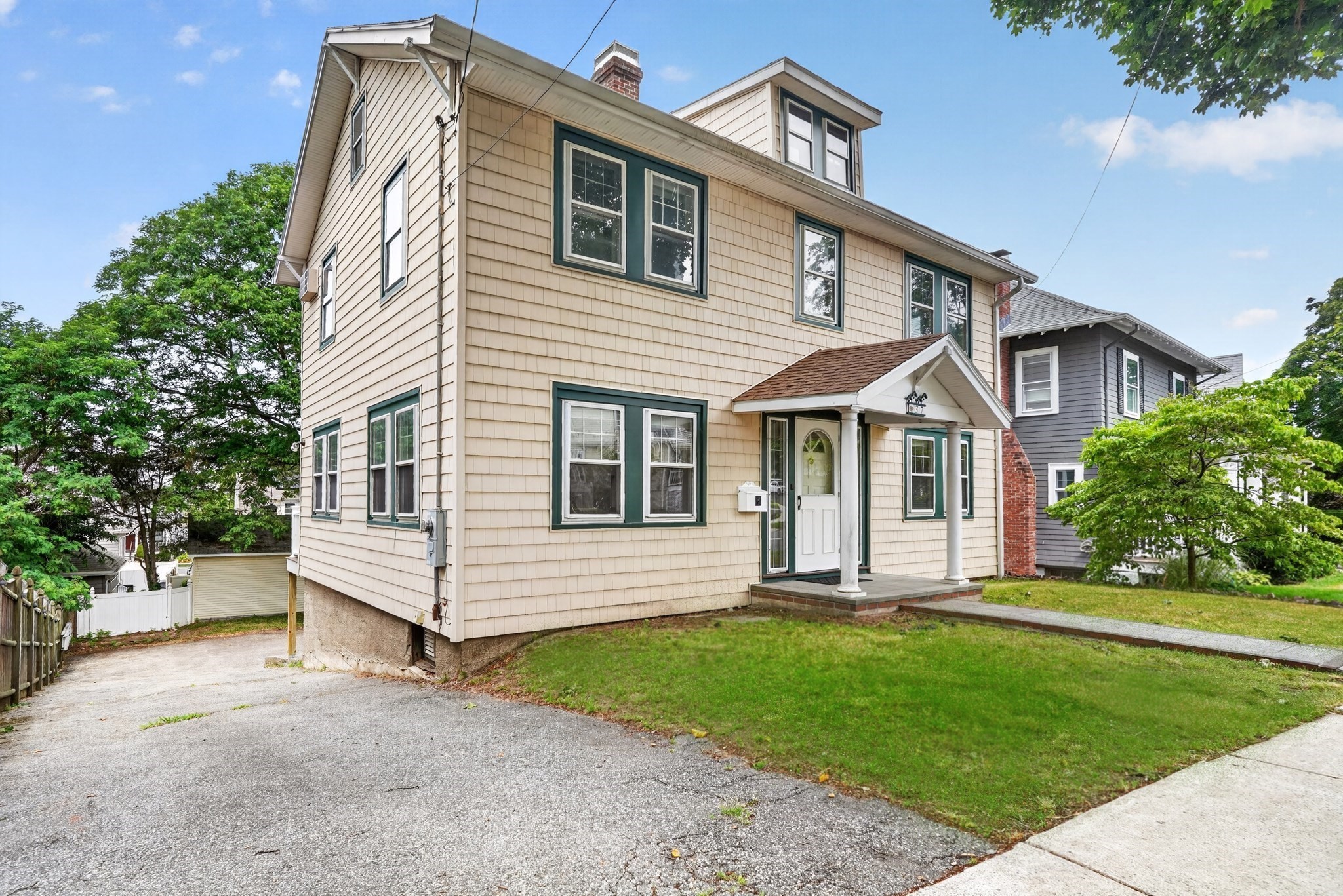 37 Loring Rd. Property Photo 2
