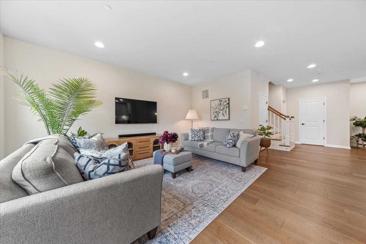 11 Winslow Lane # 2 Property Photo 1