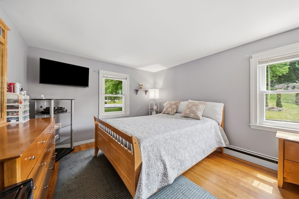 656 Bolton St Property Photo 8