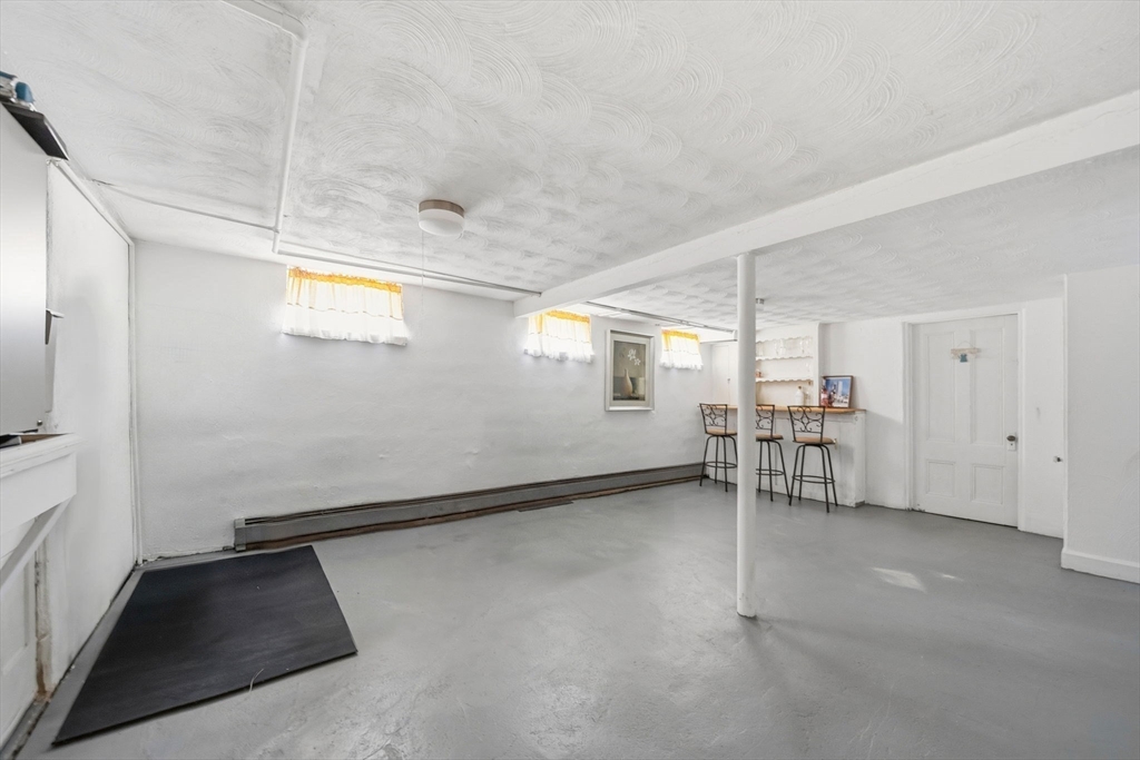 656 Bolton St Property Photo 31