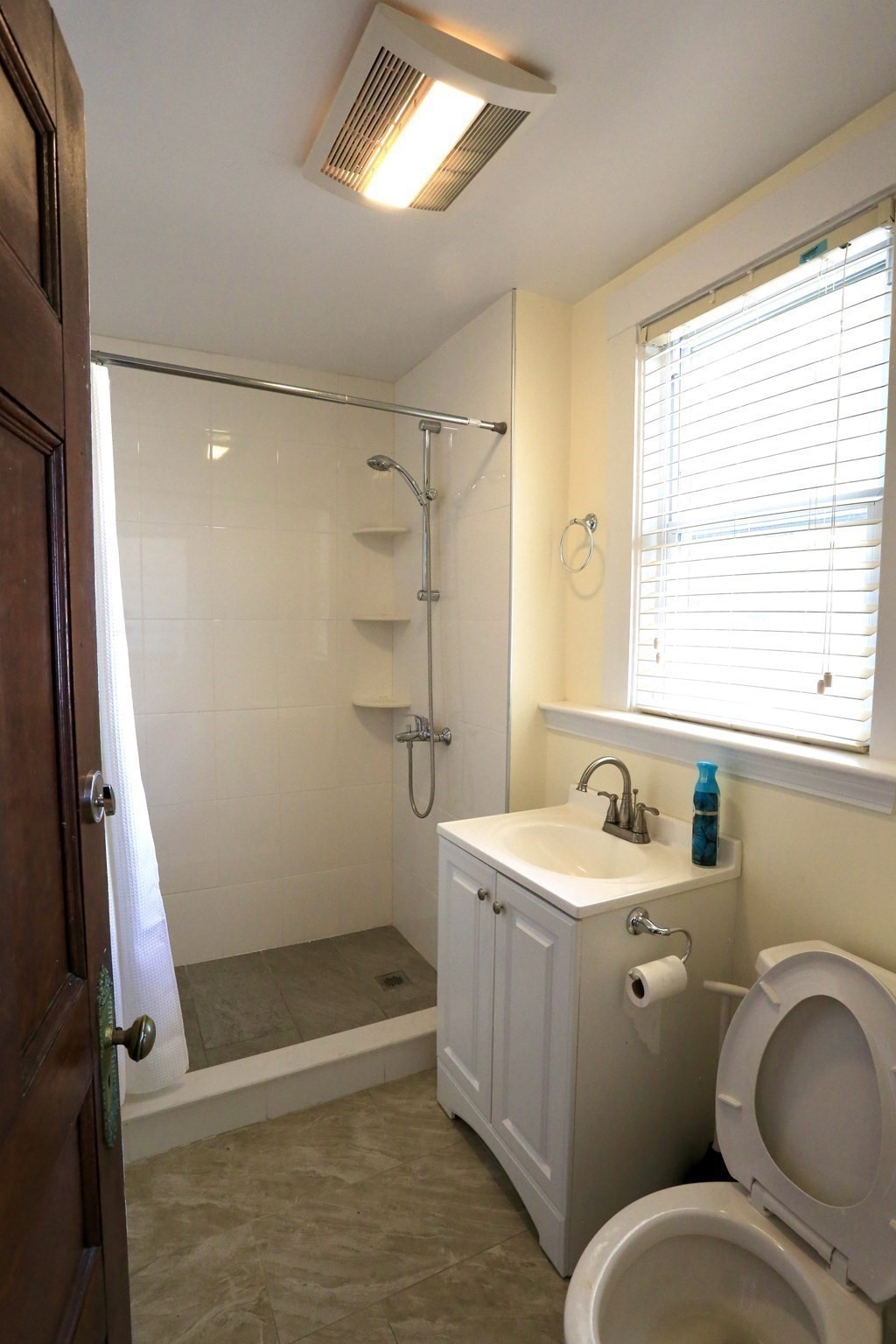124 Forest St Property Photo 9