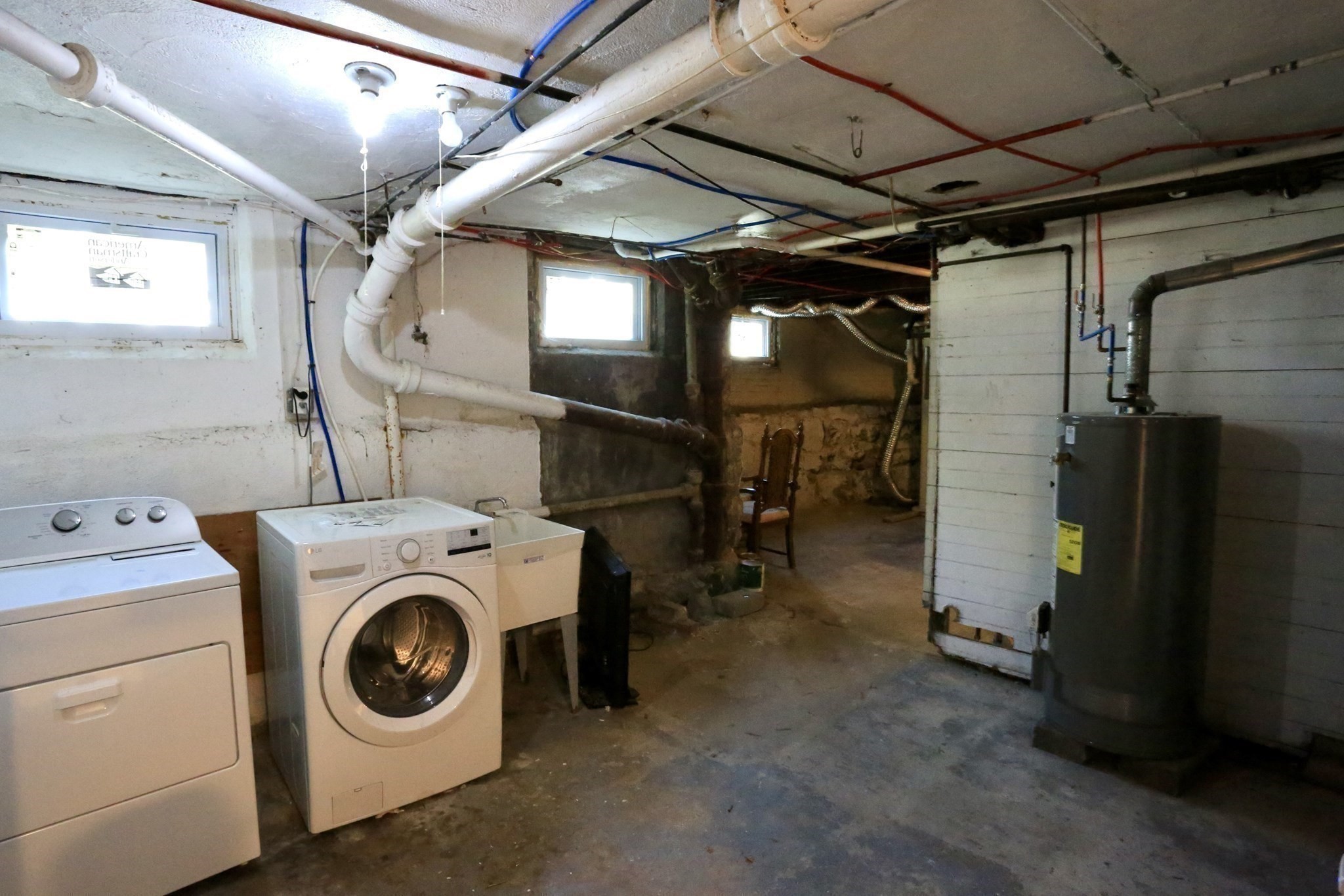 124 Forest St Property Photo 28