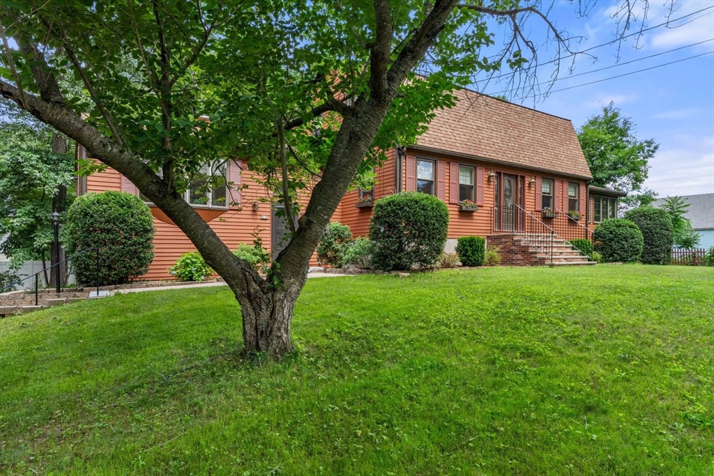 7 Edgeworth St Property Photo 2