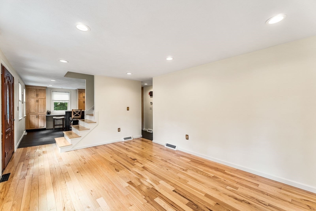 7 Edgeworth St Property Photo 27